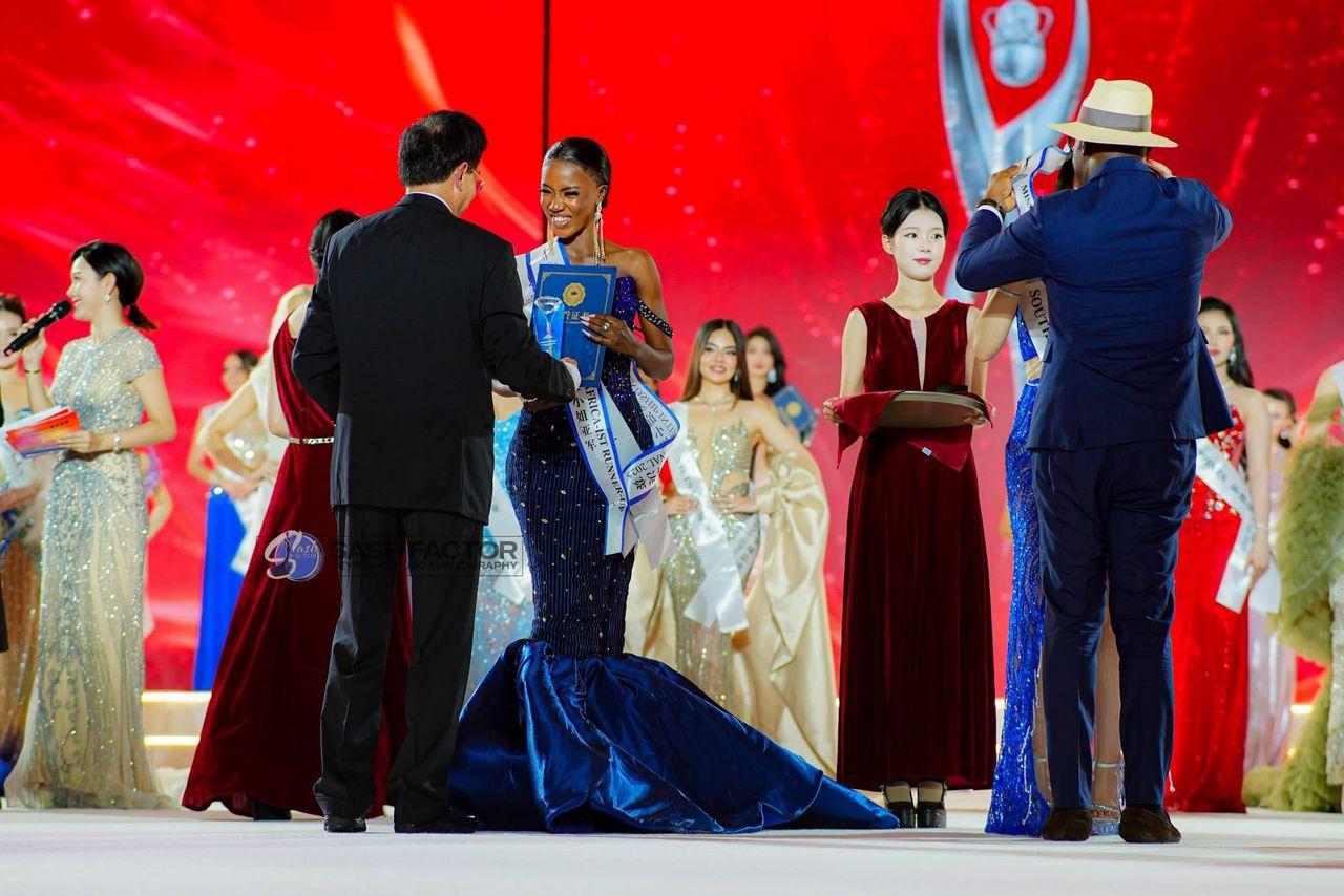 Kaddy Samateh receiving crown